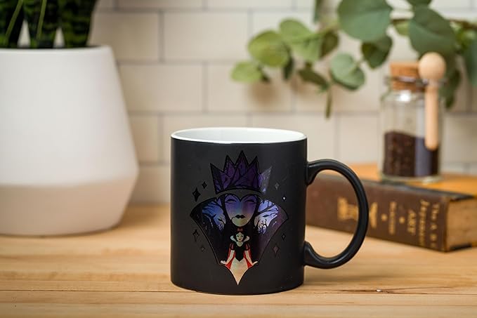 DISNEY VILLAINS - Disney Villains Jumbo Mug – Snow White (Matte)