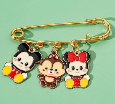 MICKEY & FRIENDS - Safety Pin with pendants